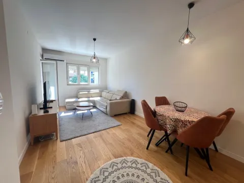 Rent, one bedroom apartment, 47m², Central Point, Podgorica - image 4