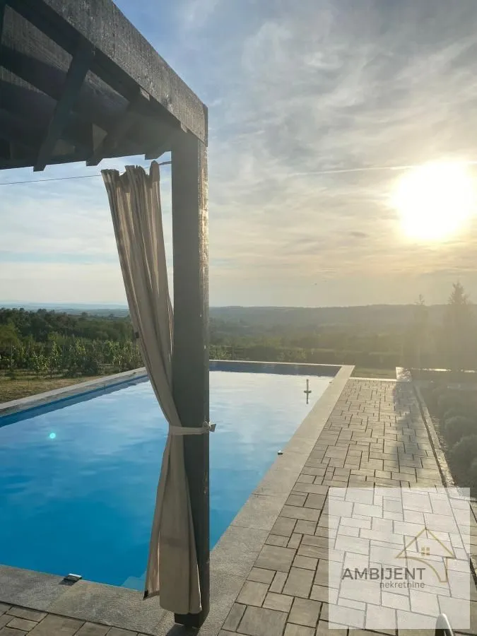 Sale, house, 600m², Sopot, Beograd