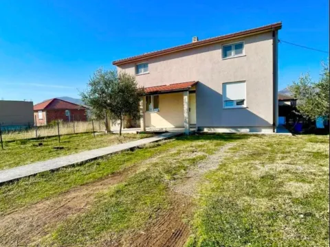 Kuća in Donji Kokoti