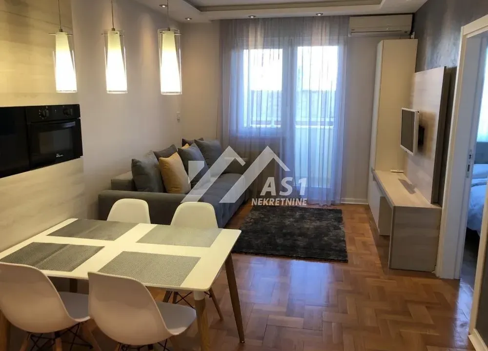 Izdavanje, jednosoban stan, 40m², Grbavica, Novi Sad Sve Podlokacije