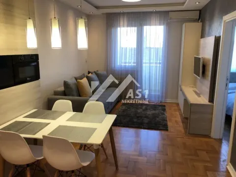Izdavanje, jednosoban stan, 40m², Grbavica, Novi Sad Sve Podlokacije
