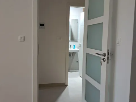 Rent, one bedroom apartment, 45m², Pobrežje, Podgorica - image 5