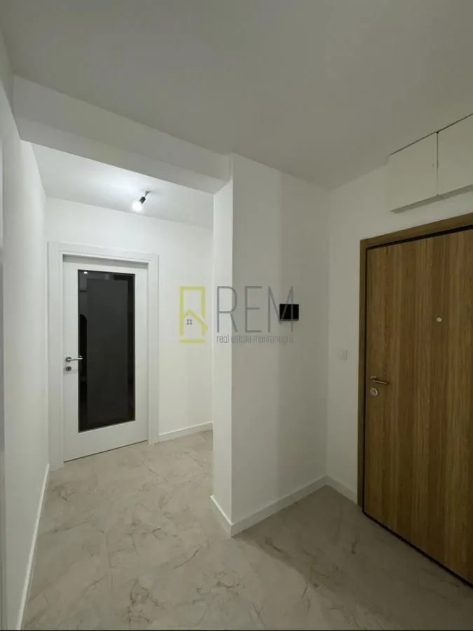 Izdavanje, dvosoban stan, 64m², Tološka šuma, Podgorica