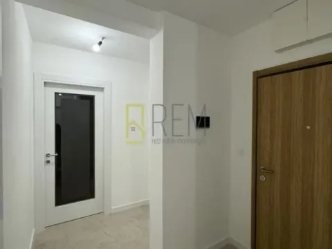 Izdavanje, dvosoban stan, 64m², Tološka šuma, Podgorica