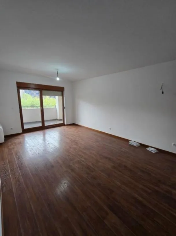 Izdavanje, trosoban stan, 96m², Master Kvart, Podgorica
