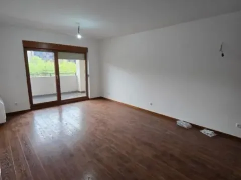 Izdavanje, trosoban stan, 96m², Master Kvart, Podgorica