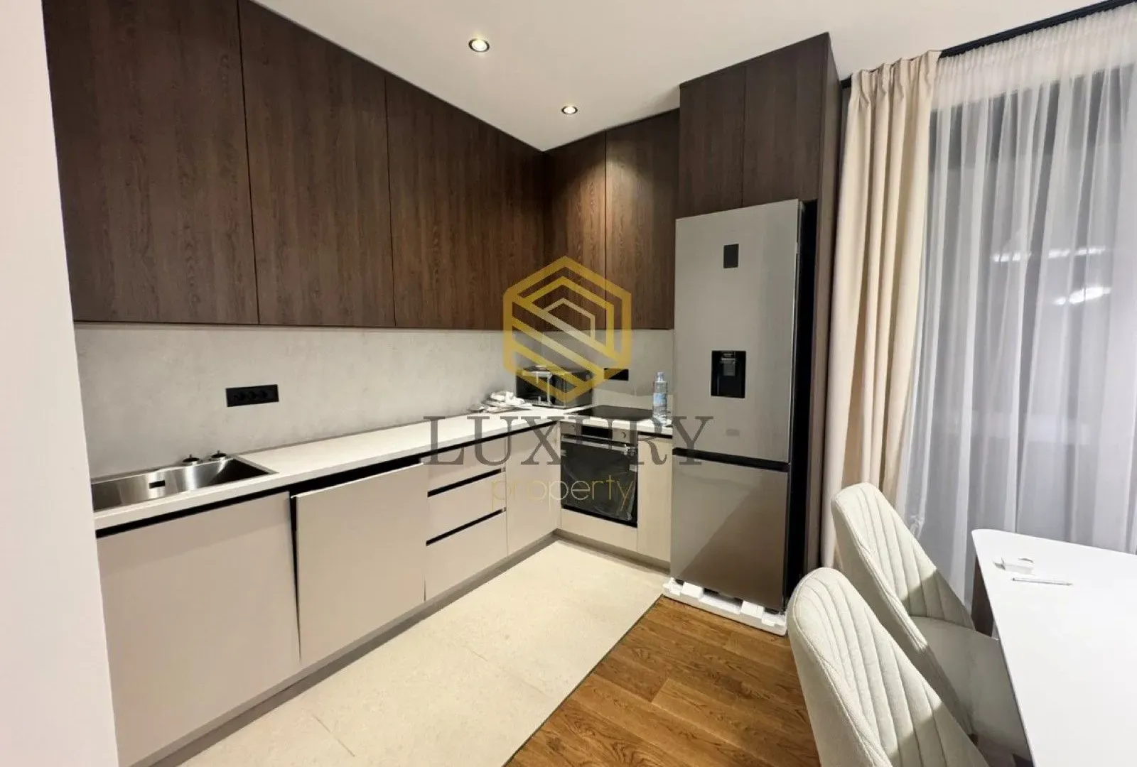 Izdavanje, kuća, 180m², Gornja Gorica, Podgorica