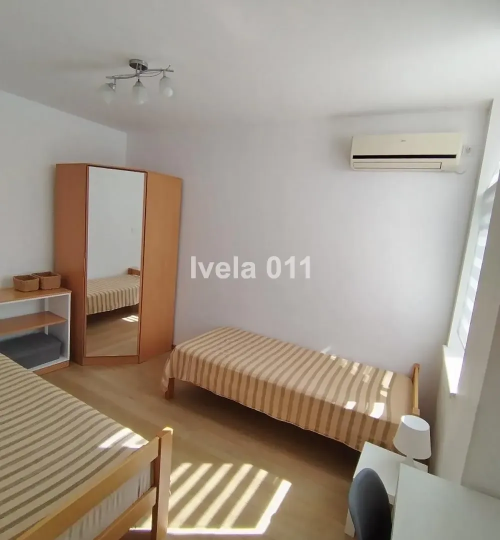 Prodaja, trosoban stan, 61m², Gundulićev Venac, Beograd