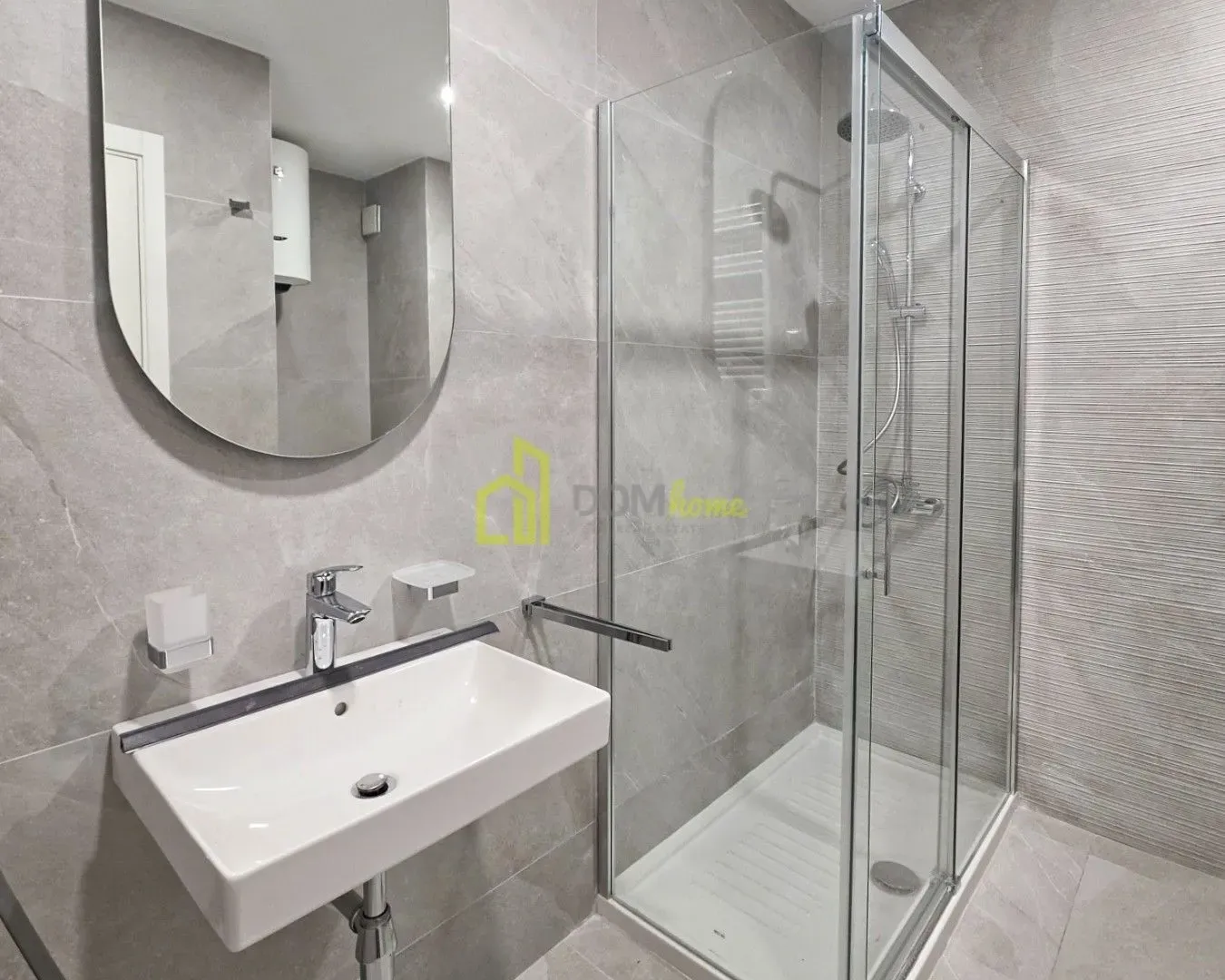 Izdavanje, dvosoban stan, 72m², Central Point, Podgorica