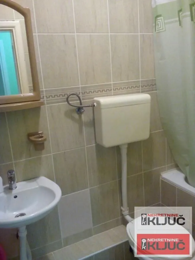 Izdavanje, jednosoban stan, 32m², Centar, Novi Sad