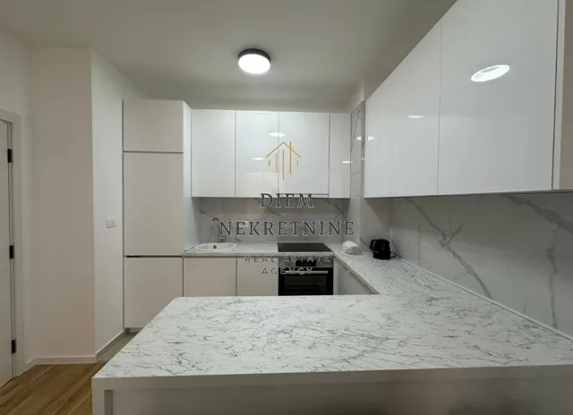 Izdavanje, dvosoban stan, 65m², Stari Aerodrom, Podgorica