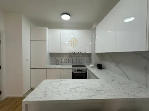 Izdavanje, dvosoban stan, 65m², Stari Aerodrom, Podgorica - image 13