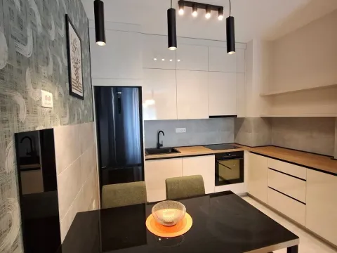 Izdavanje, dvosoban stan, 77m², Centar, Podgorica - image 7