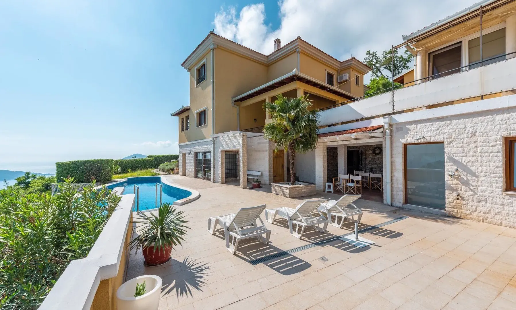 Sale, house, 650m², Kuljače, Budva
