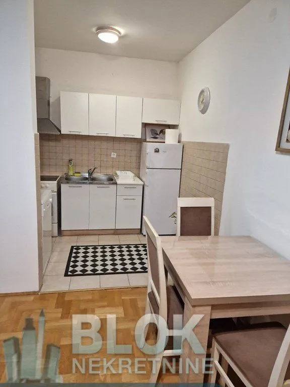 Izdavanje, dvosoban stan, 66m², Tuški Put, Podgorica