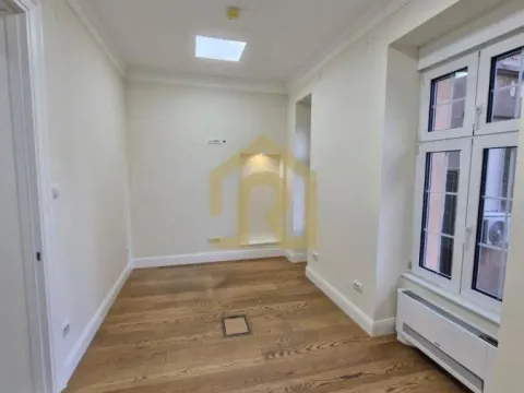 Izdavanje, poslovni prostor, 150m², Stari Grad, Beograd - image 12