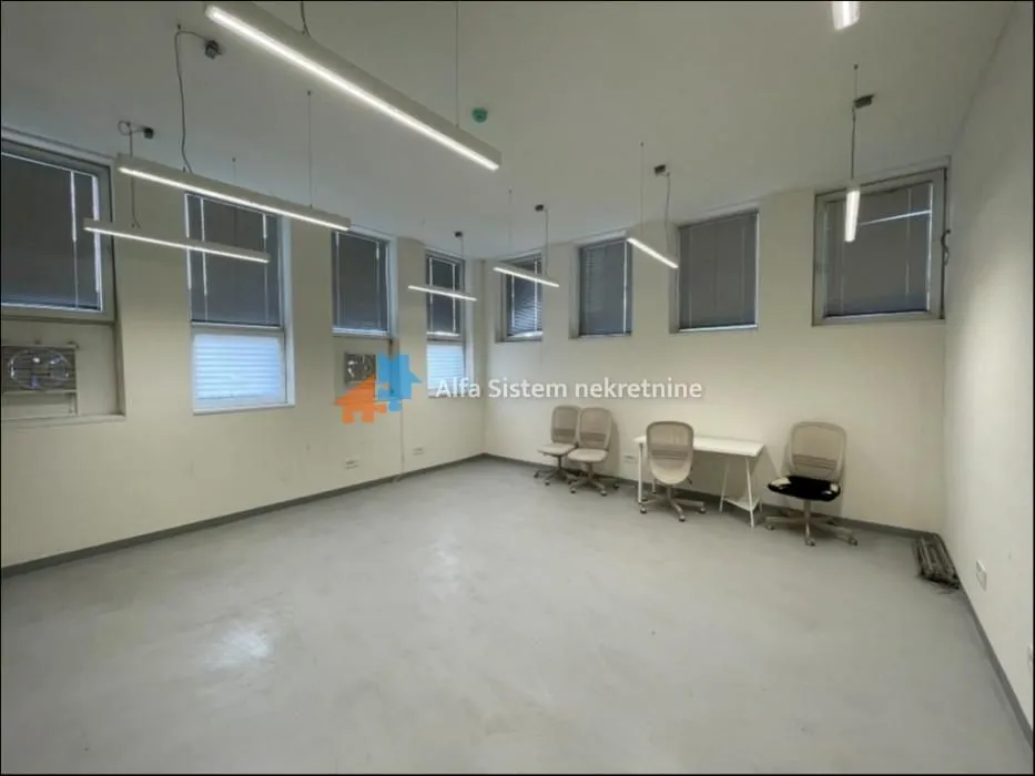 Rent, office space, 1000m², Autokomanda, Voždovac Sve Podlokacije