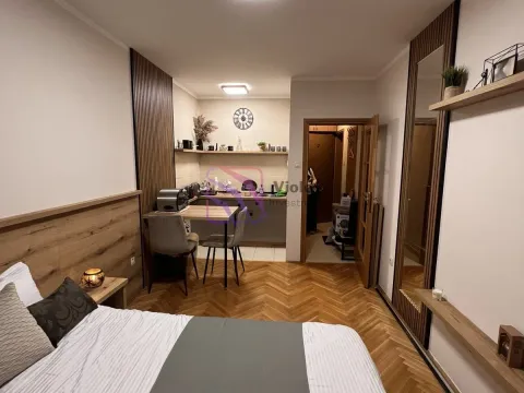 Sale, house, 22m², Blok 6, Podgorica - image 8