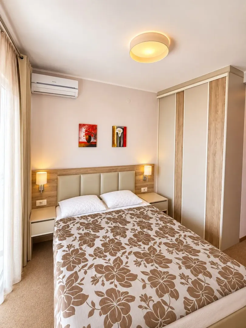 Prodaja, dvosoban stan, 70m², Komoševina, Budva