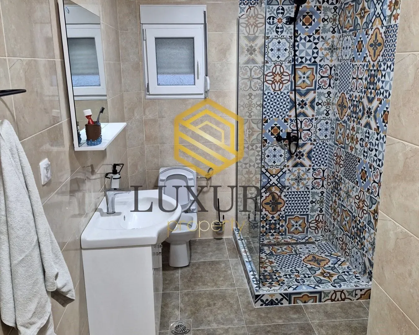 Izdavanje, kuća, 170m², Golubovci, Podgorica