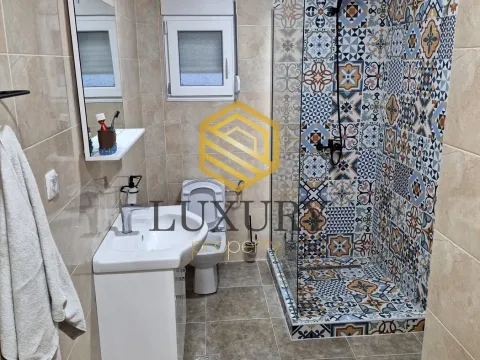 Izdavanje, kuća, 170m², Golubovci, Podgorica - image 5