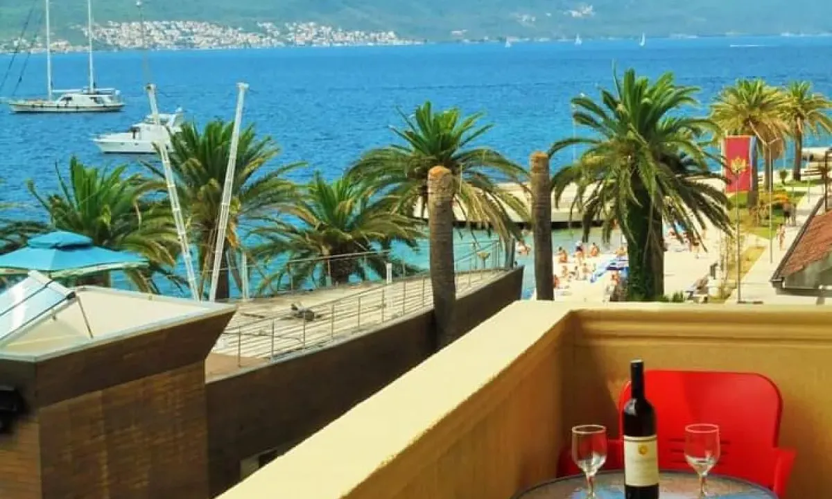 Izdavanje, jednosoban stan, 55m², Centar, Tivat