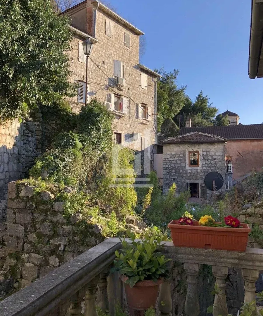 Prodaja, dvosoban stan, 50m², Stari Grad Kotor, Kotor