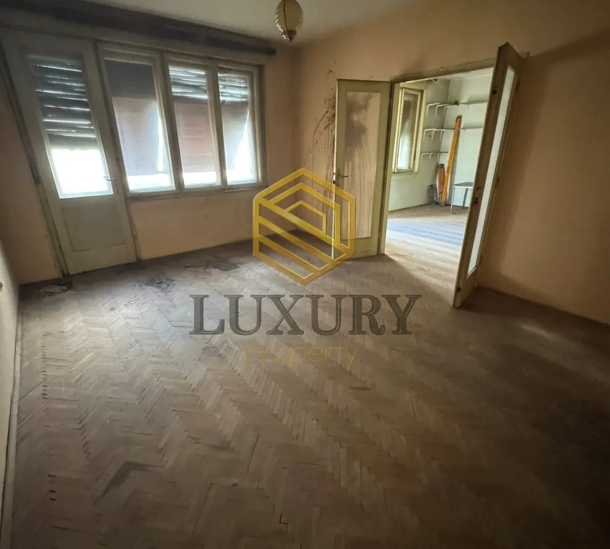 Prodaja, dvosoban stan, 85m², Centar, Podgorica