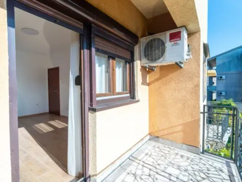 Izdavanje, kuća, 110m², City Kvart, Podgorica - image 11