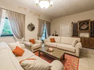 Sale, house, 300m², Mareza, Podgorica - image 2