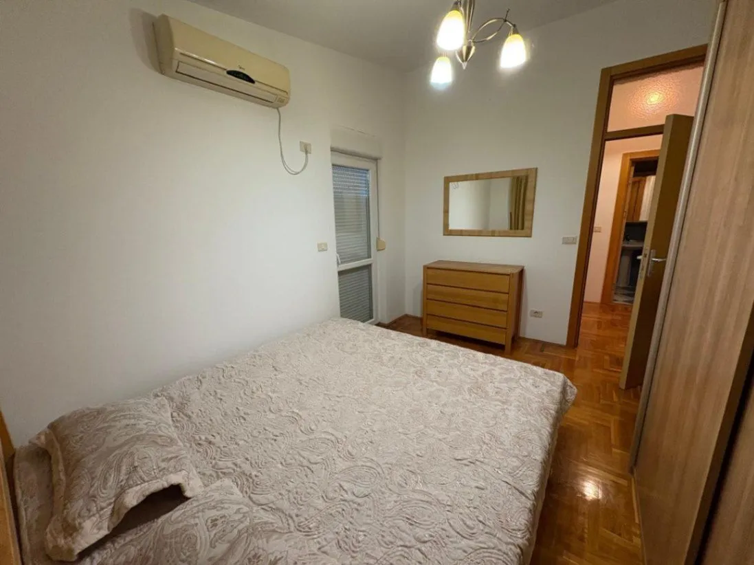 Izdavanje, dvosoban stan, 96m², Makedonsko naselje, Bar