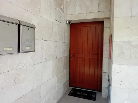 Prodaja, stan, 118m², Kotor, Crna Gora - image 9