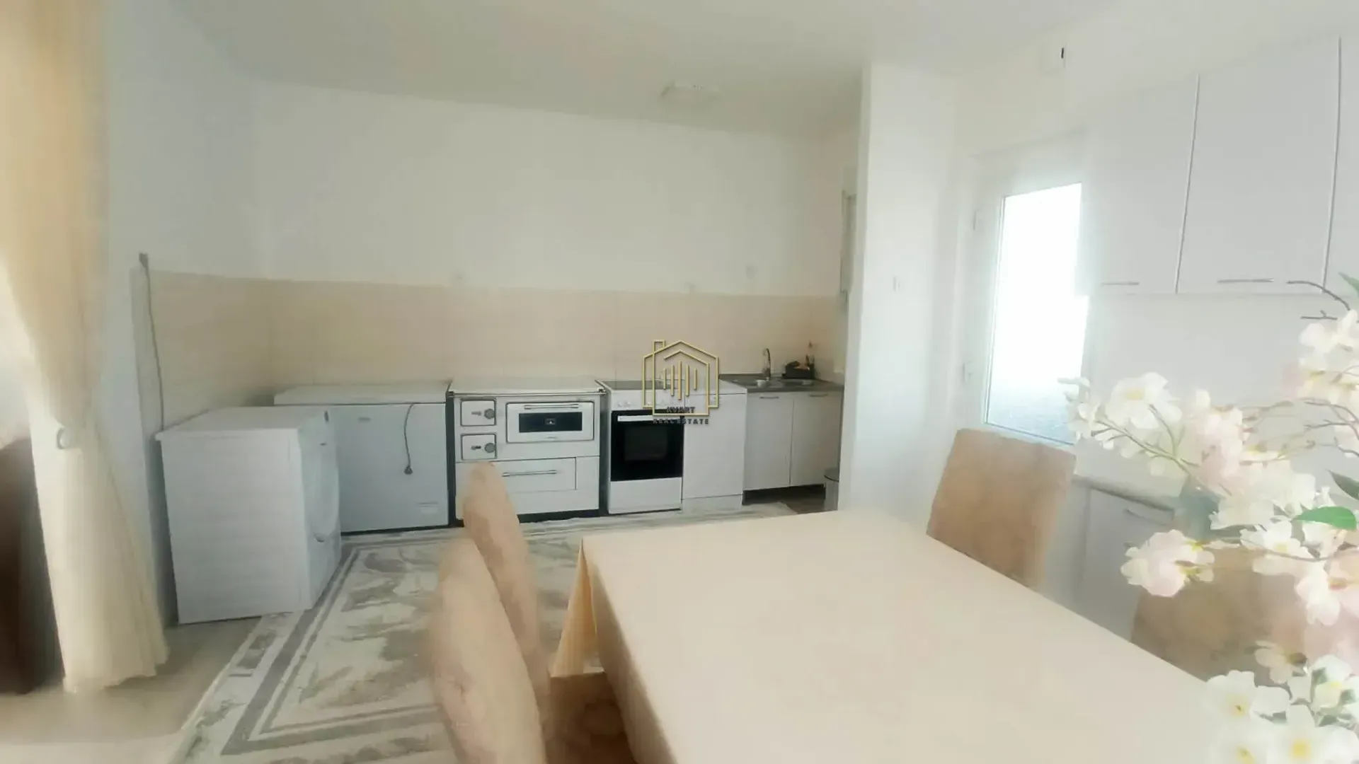 Izdavanje, dvosoban stan, 104m², Tološi, Podgorica