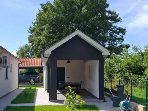 Izdavanje, kuća, 155m², Pričelje, Podgorica - image 11