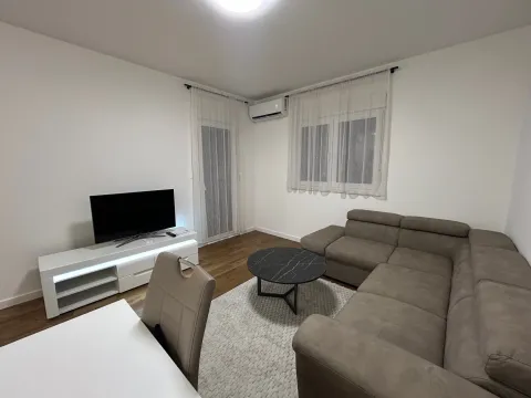 Rent, one bedroom apartment, 49m², Stari Aerodrom, Podgorica - image 8