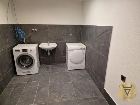 Izdavanje, trosoban stan, 148m², Savski Venac, Beograd - image 16