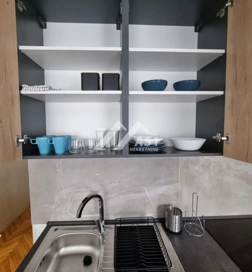 Izdavanje, jednosoban stan, 31m², Grbavica, Novi Sad Sve Podlokacije