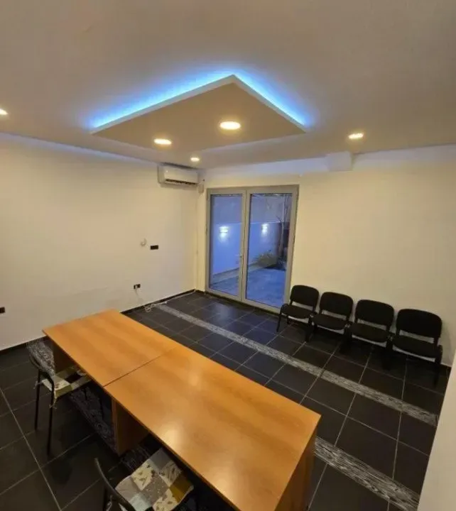 Prodaja, poslovni prostor, 31m², Pobrežje, Podgorica
