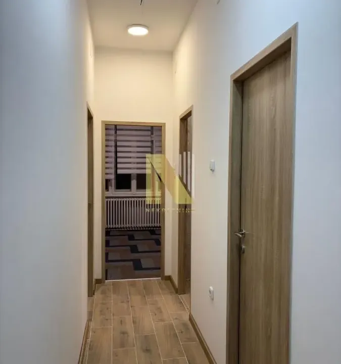 Izdavanje, trosoban stan, 65m², Centar, Novi Sad