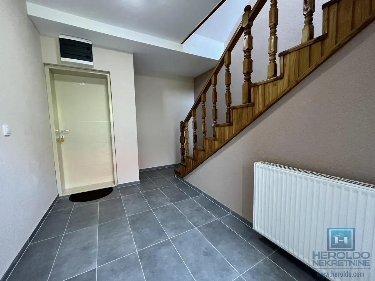 Prodaja, kuća, 400m², Tavrića obori, Jagodina