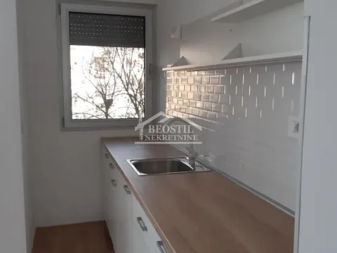 Izdavanje, trosoban stan, 78m², Stari Grad, Beograd - image 4