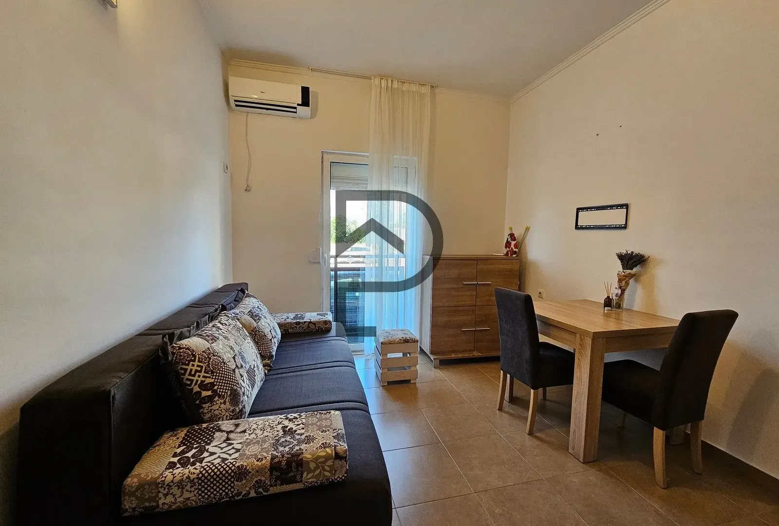 Izdavanje, stan, 20m², Podgorica, Crna Gora