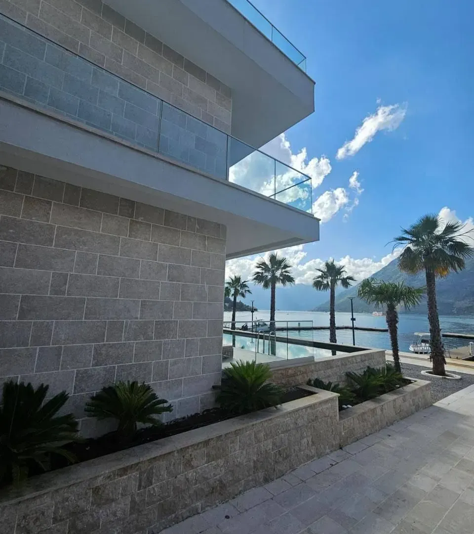 Prodaja, kuća, 400m², Centar, Kotor