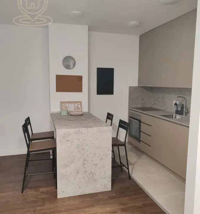 Izdavanje, dvosoban stan, 44m², Vašarište, Kragujevac