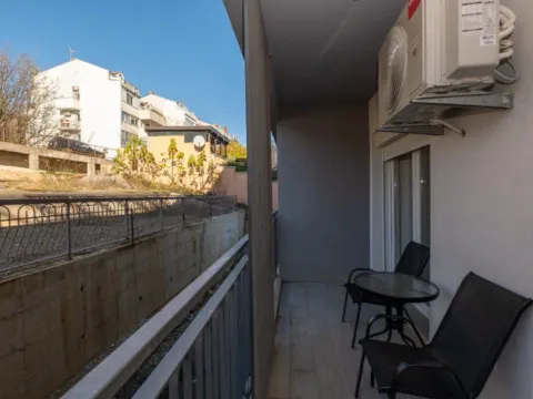 Izdavanje, jednosoban stan, 57m², Momišići, Podgorica - image 11