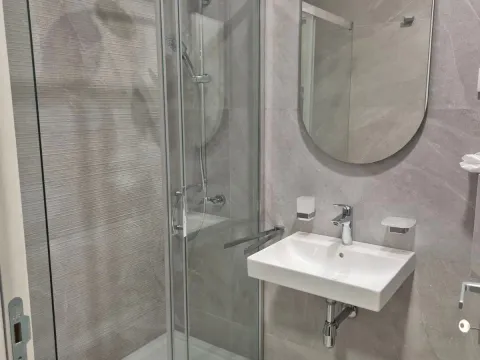 Izdavanje, jednosoban stan, 50m², City Kvart, Podgorica - image 7