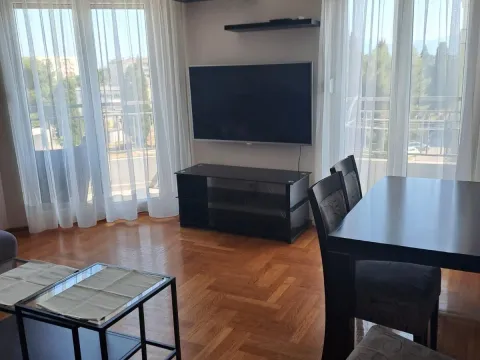 Izdavanje, dvosoban stan, 65m², Zabjelo, Podgorica - image 17