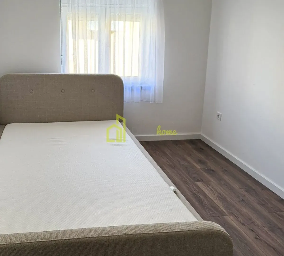 Rent, three bedroom apartment, 165m², Farmaci, Podgorica