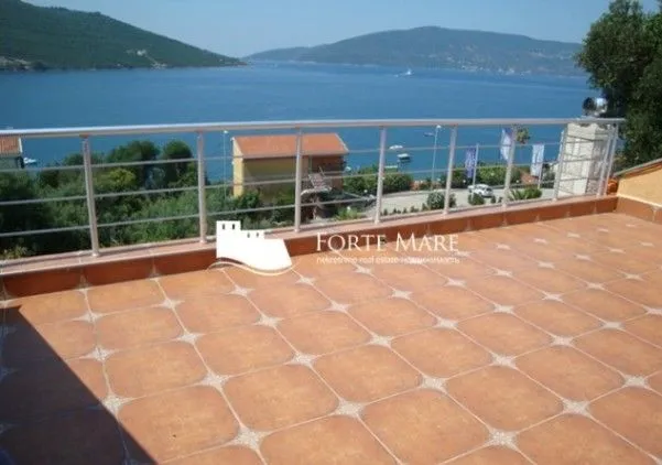Prodaja, kuća, 210m², Kumbor, Herceg Novi
