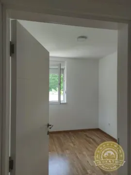 Izdavanje, četvorosoban stan, 74m², Adice, Novi Sad Sve Podlokacije - image 4